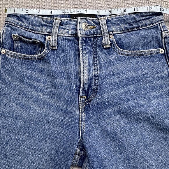 Free Assembly Womens Size 2 Blue Denim 90s Straight Jeans Mid Rise 5 Pockets - Picture 9 of 14